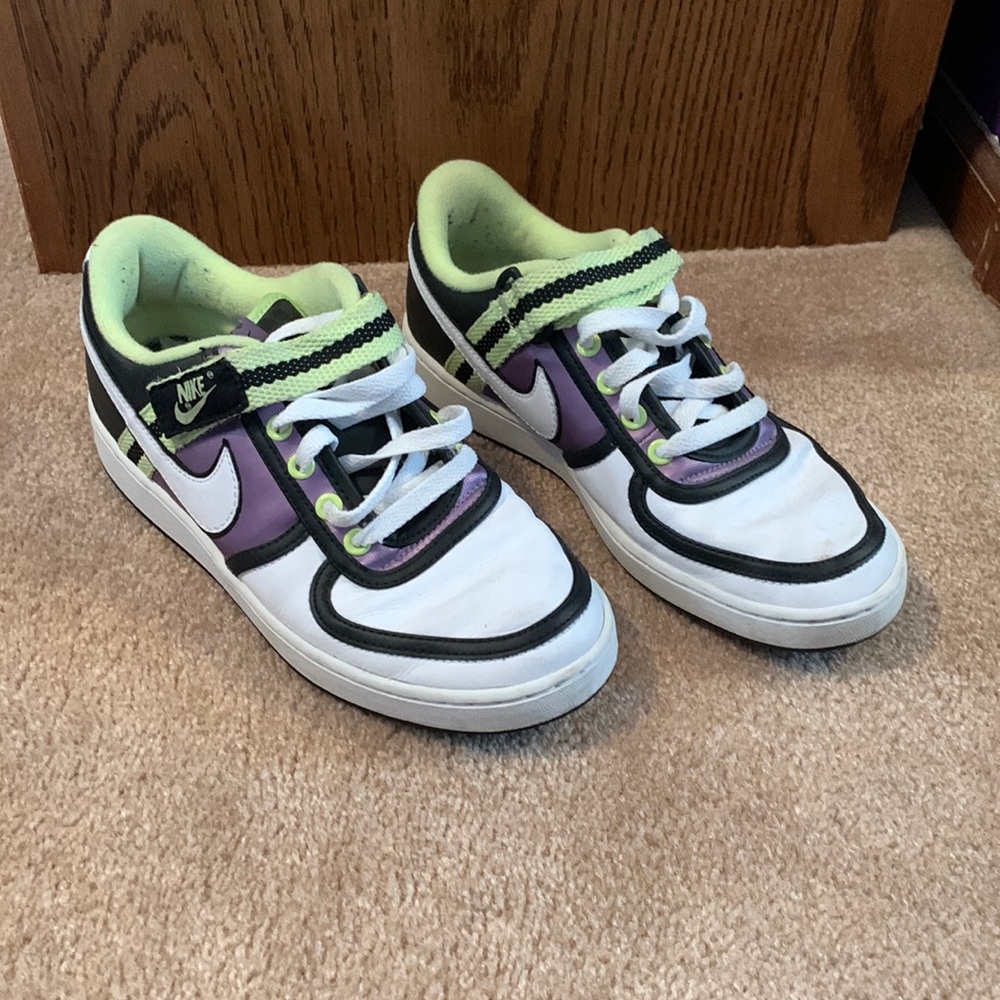 Nike shoes